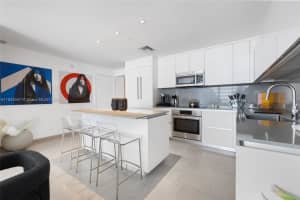 88 SW 7th St Apartment 1010, Miami, FL 33130, - MLS#A11835047