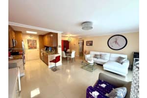 430 Golden Isles Dr 504, Hallandale Beach