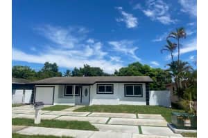 75 NE 172nd St, North Miami Beach, FL 33162 - MLS#A11835080