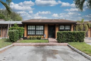 10391 Jasmine Ct, Pembroke Pines, FL 33026, Sold 09/23/25