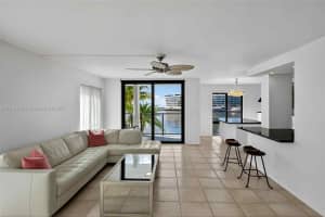 1600 S Bayshore Ln APT 3A, Miami, FL 33133, - MLS#A11835198