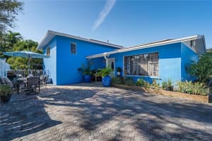 1300 Ne 203rd St, Miami