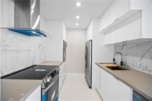 20379 W Country Club Dr 1938, Aventura