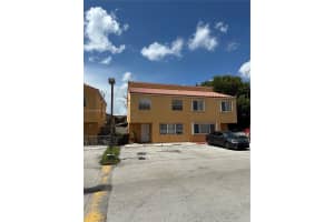 2405 W 54th Pl 03, Hialeah