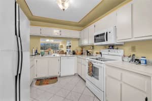 10400 NW 30th Ct APT 305, Sunrise, FL 33322, - MLS#A11835561
