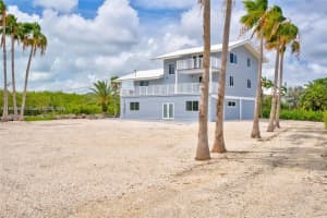90 N Bounty Ln, Key Largo