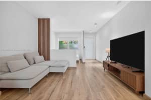 1334 Euclid Ave 4, Miami Beach
