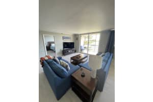 3300 W Rolling Hills Cir 307, Davie