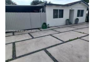 2255 Nw 96th St, Miami