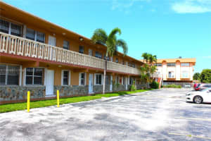 1154 W 35th St 221, Hialeah