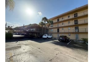 9370 Sw 8th St 402, Boca Raton