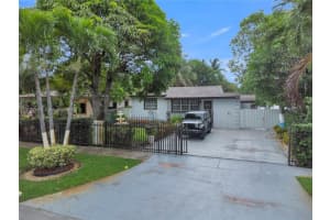 1340 Nw 128th St, Miami