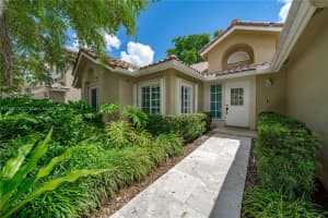 1174 Laguna Springs Dr, Weston, FL 33326, Sold 08/08/25