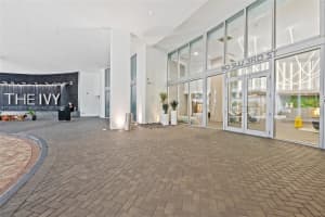 90 Sw 3rd St 2406, Miami