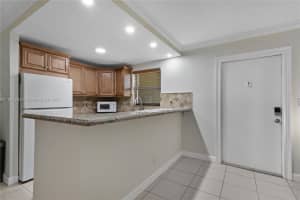 2400 NE 10th St APT 104, Pompano Beach, FL 33062, - MLS#A11835863
