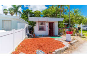2255 Ne 137th St North Miami Beach, FL 33181 - MLS#A11835868