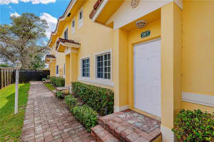 205 Ne 4th Ct 211 Hallandale Beach, FL 33009 - MLS#A11835994