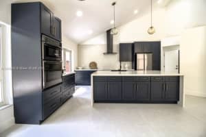 10204 Caracas St, Hollywood, FL 33026, - MLS#A11836043
