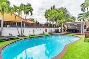 1000 Ne 204 Ln D, Miami