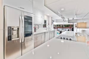 1000 NE 204th Ln D, Miami, FL 33179, - MLS#A11836231