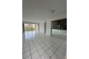 8897 Fontainebleau Blvd 208, Miami