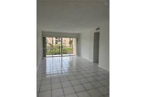 8897 Fontainebleau Blvd, Miami, FL 33172, Sold 09/09/25