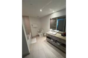 4111 S Ocean Dr 2004, Hollywood
