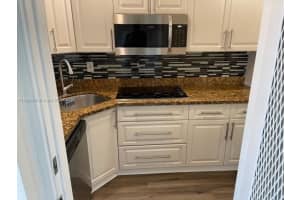 541 Blue Heron Dr 312, Hallandale Beach