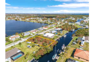 18826 Ashcroft Cir Port Charlotte, FL 33948 - MLS#A11836379