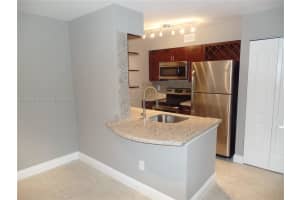 2880 N Oakland Forest Dr 213, Oakland Park