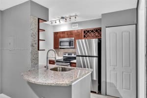 2880 N Oakland Forest Dr APT 213, Oakland Park, FL 33309, - MLS#A11836427