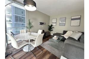 1050 Brickell Ave 2220, Miami