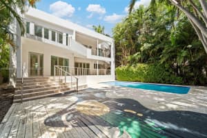 5625 N Bay Rd, Miami Beach, FL 33140, Sold 06/09/26