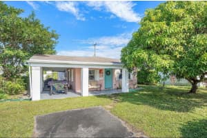 1679 Ne 175th St, North Miami Beach