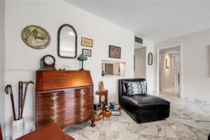 877 NE 195th St APT 119, Miami, FL 33179, Sold 11/17/25
