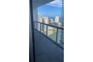 475 Brickell Ave 2711, Miami