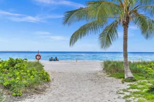 8855 Collins Ave APT 2F, Surfside, FL 33154, - MLS#A11836924