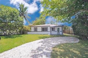 990 Ne 159th St, North Miami Beach