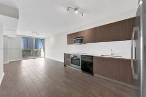 1600 Sw 1st Ave 703, Miami