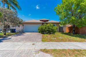 261 Ne 41st St, Oakland Park