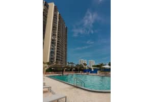 20379 W Country Club Dr 2333, Aventura