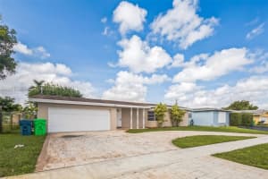 8390 NW 24th St, Sunrise, FL 33322, Sold 09/04/25
