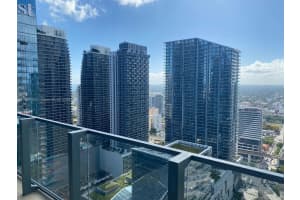 68 Se 6th St 3204, Miami