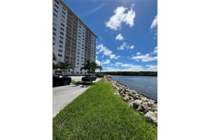 400 Kings Point Dr APT 309, Sunny Isles Beach, FL 33160, - MLS#A11837199