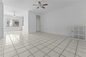 1165 Marseille Dr 33, Miami Beach