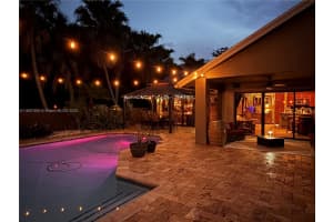 8878 Sw 59th St, Cooper City