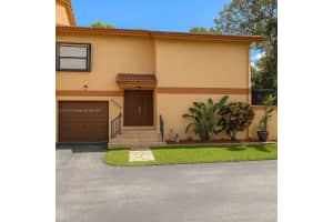 11236 SW 11th St, Pembroke Pines, FL 33025, - MLS#A11837355