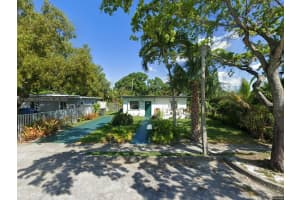 1645 Nw 121st St, North Miami