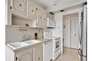 1833 S Ocean Dr APT 1511, Hallandale Beach, FL 33009, - MLS#A11837386