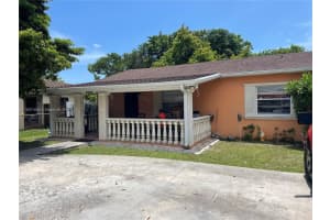 320 E 58th St, Hialeah